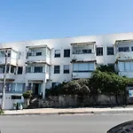 Ocean & Beach View 1 Bedroom Apartment In Maroubra
